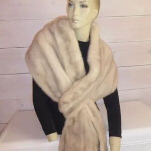 Christian Dior Original Vintage Blonde Mink Fur Wrap -  Holt Renfrew - Stunning
